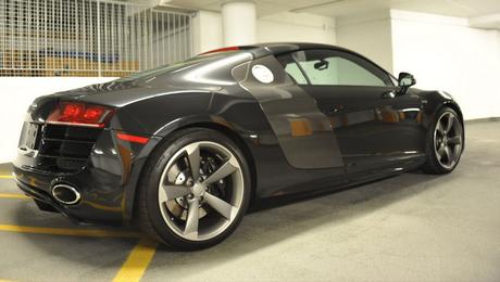 Nouvelles voitures en inventaire: Audi R8 2011 et Porsche Cayenne Turbo 2011